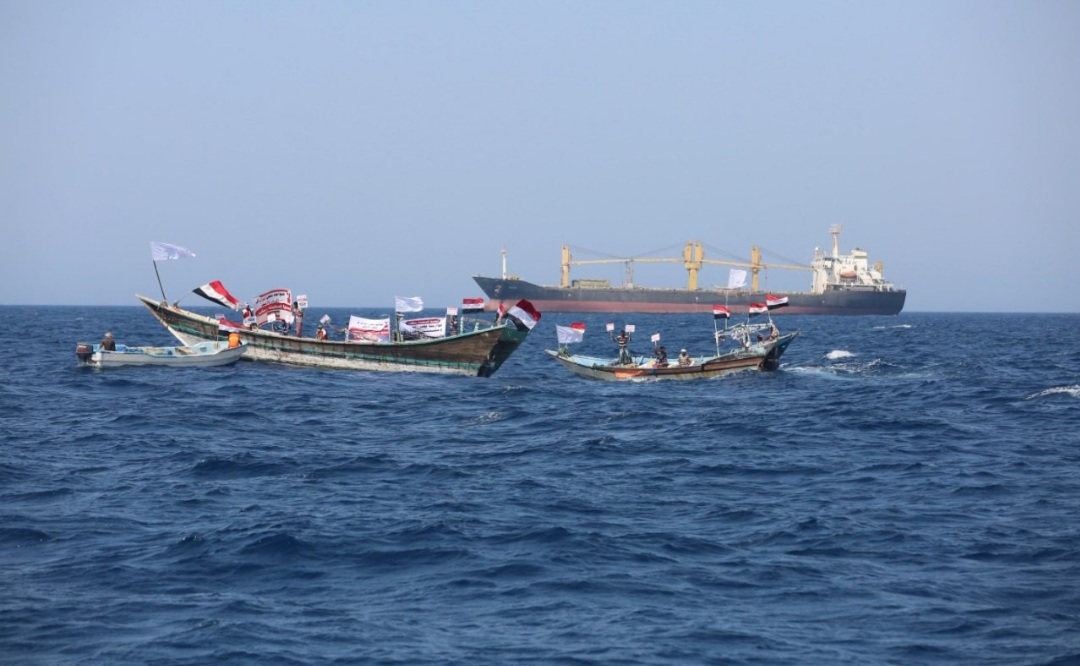 عاجل.. مقتل صياد يمني وإصابة آخرين بنيران قوات البحرية إرتيرية 