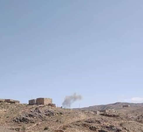 مدفعية المقاومة الجنوبية في ثره تدمرموقع للمليشيات الحوثية في بركان