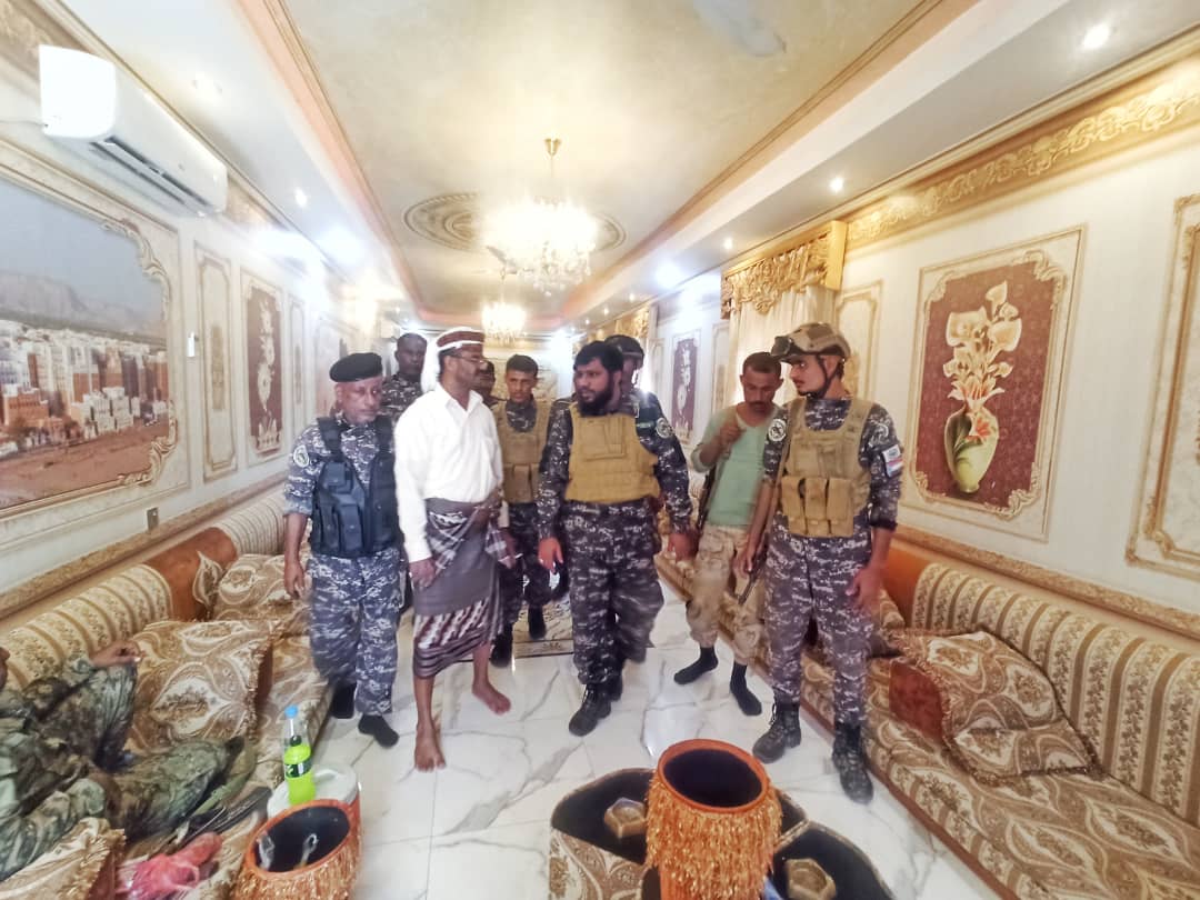 قائد قوات حماية المنشآت يلتقي قائد الحزام الأمني بأبين