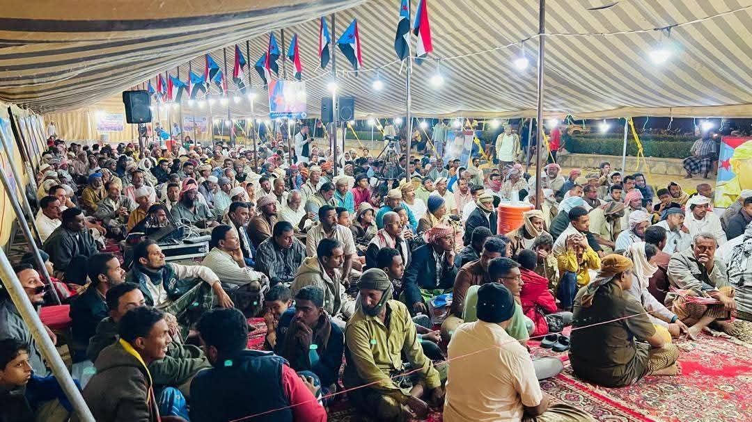 ساحة الاعتصام بسيئون تشهد محاضرة توعوية وفعاليات شعبية تؤكد ثبات المطالب الجنوبية