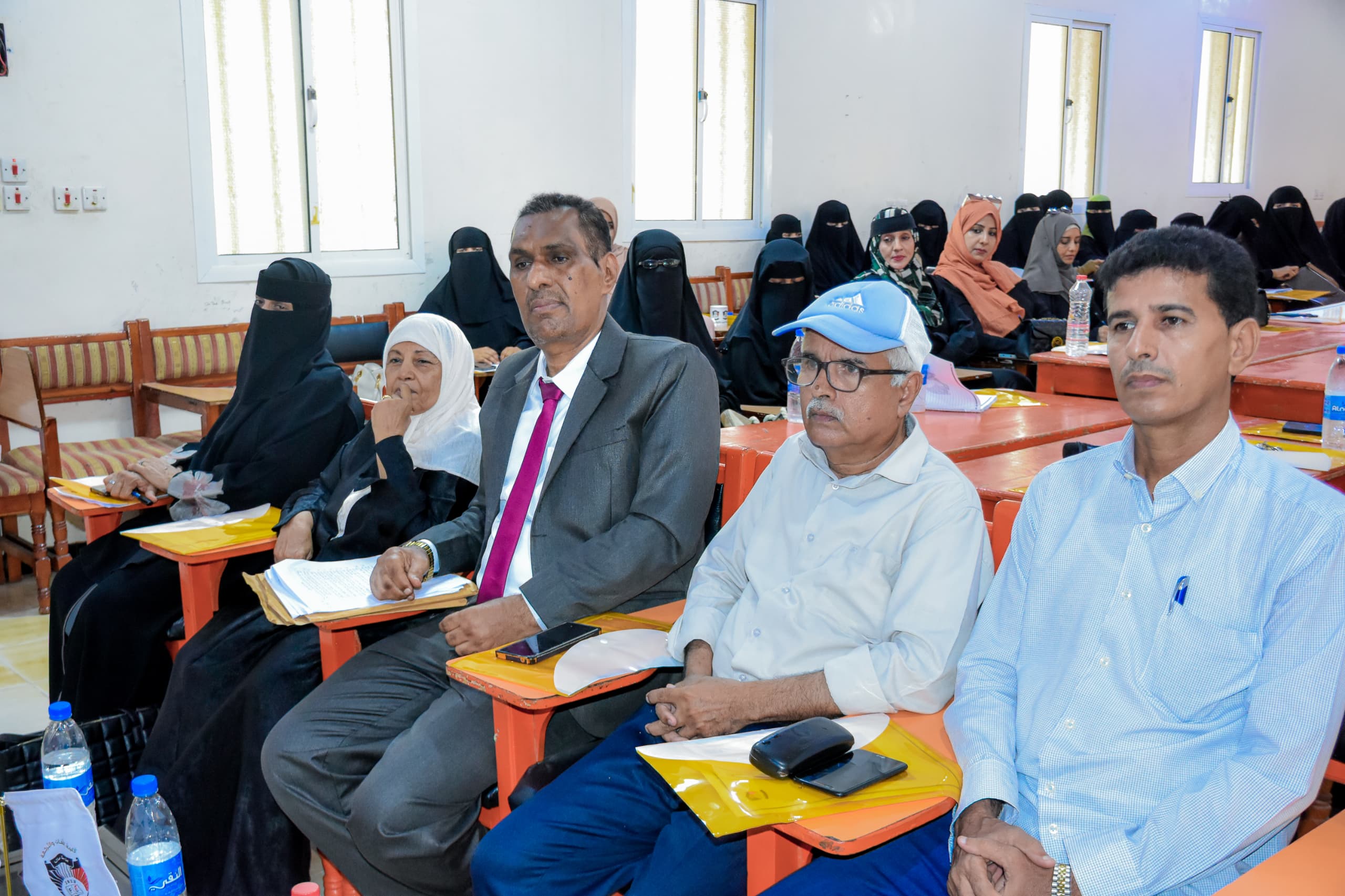 كلية اللغات بجامعة عدن تنظم الورشة الخامسة نحو الاعتماد الأكاديمي