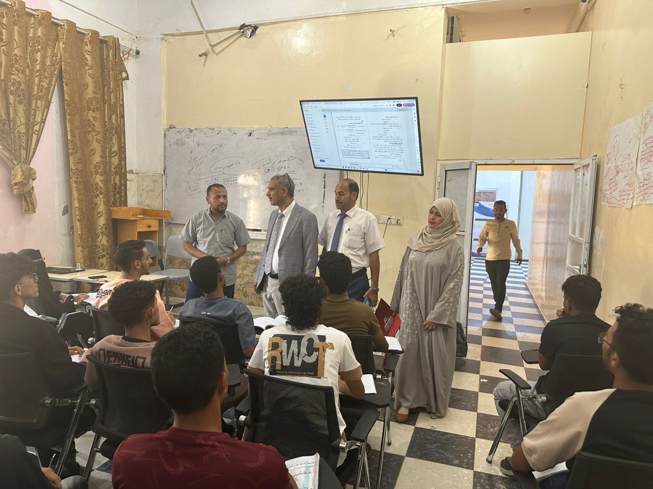 البروفيسور محمد الشعيبي يزور  جامعة خليج عدن الدولية ويعقد عدد من الاجتماعات بقيادات وموظفي الجامعة