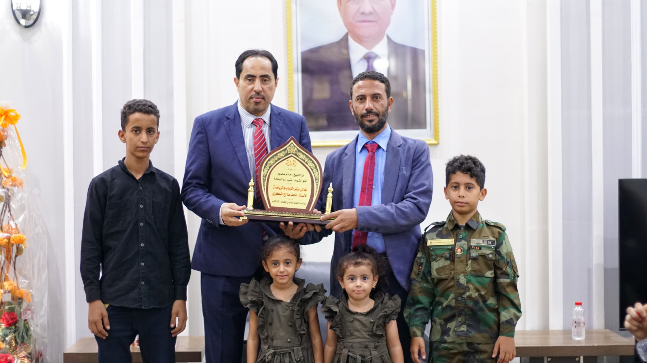 البكري يستقبل أسرة الشهيد منير اليافعي "أبو اليمامة" ويجدد العهد بالوفاء لتضحيات الشهداء
