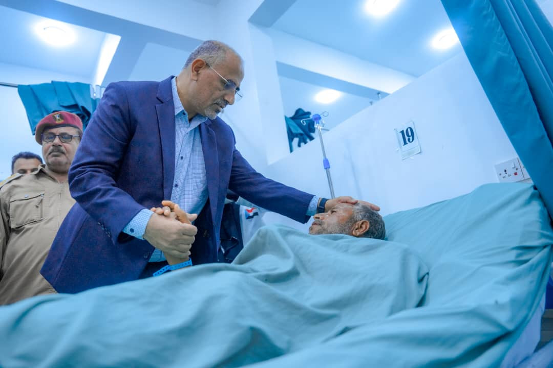 الجرحى في قلب القرار… عيدروس الزُبيدي يكرّس معادلة الوفاء الوطني