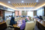 وكيل محافظة عدن لشؤون الأمن والدفاع يترأس اجتماعًا بقيادات اللجان المجتمعية 